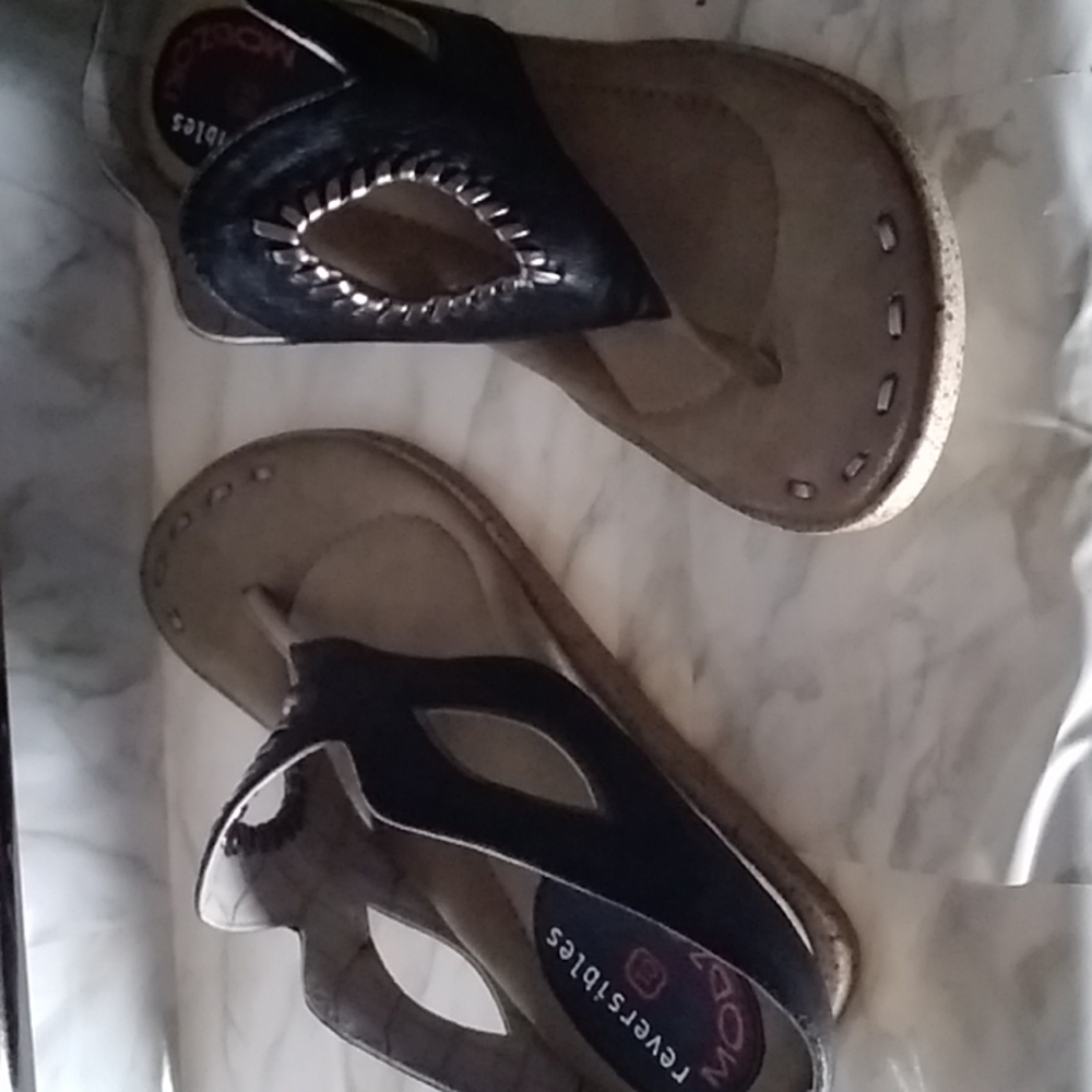 Designer sandals - Picture 2 of 12